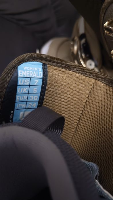 Сноуборд 146 ботинки 38