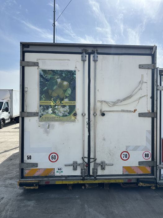 Vand urgent container frigorific si container AC