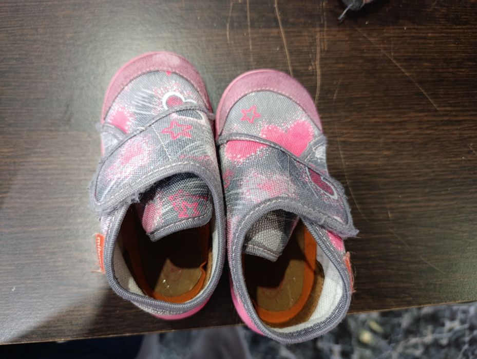 Детски пантофи за момиче