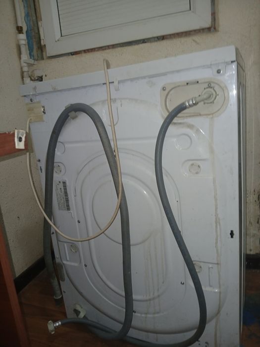 Стиральная машина. Индезит срочно продаю.