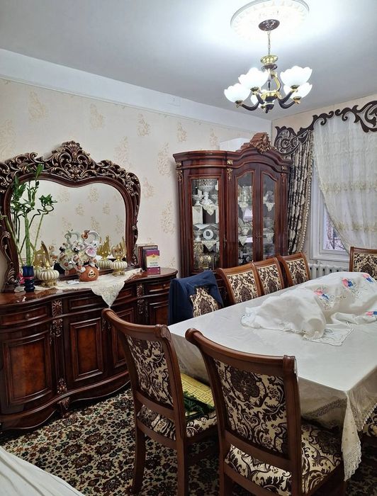 Юнусабад 15кв 5/5/5 Балкон: 2*6
