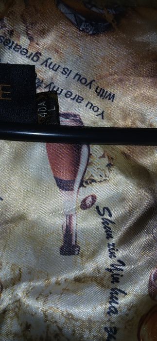 Blana naturala marimea L dar merge si M ! Superbă! Pret de bluza !
Cum