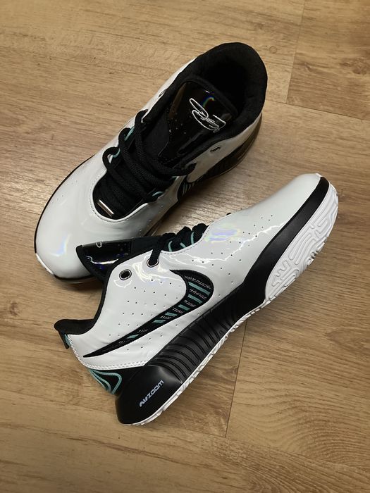 Nike LeBron 21.