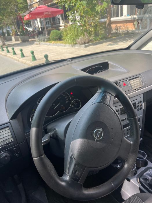 Опел Мерива 1.4 90коня газ бензин