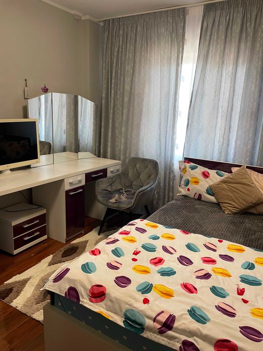 Inchiriez apartament 4 camere, Faleza Nord strada Unirii