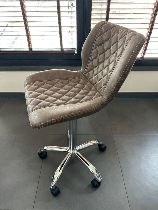 Висок Стол на колелца Jack + доставка и 24м гаранция