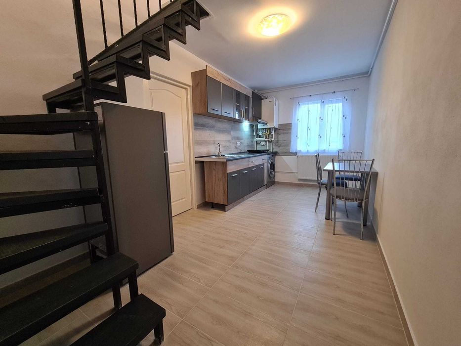 Apartament 3 camere la mansardă cartier Strand