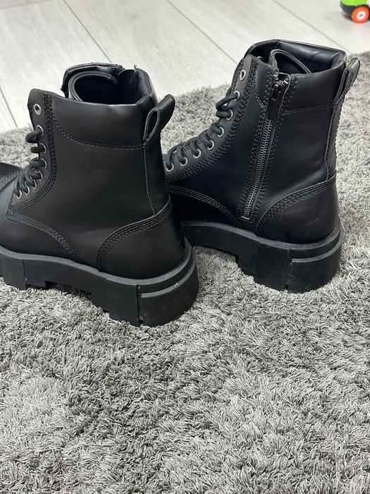 Bocanci Zara, stare foarte buna