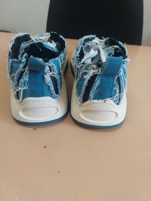 Дънкови маратонки