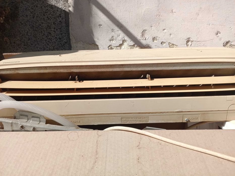 Продавам климатик Toshiba 12