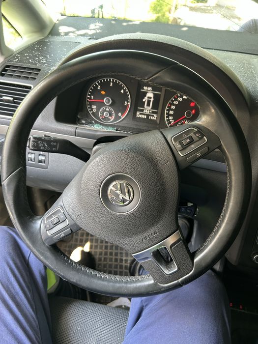Vw Touran 1.6 TDI. 105кс. На части Туран 1.6 ТДИ. 105кс. 2011г