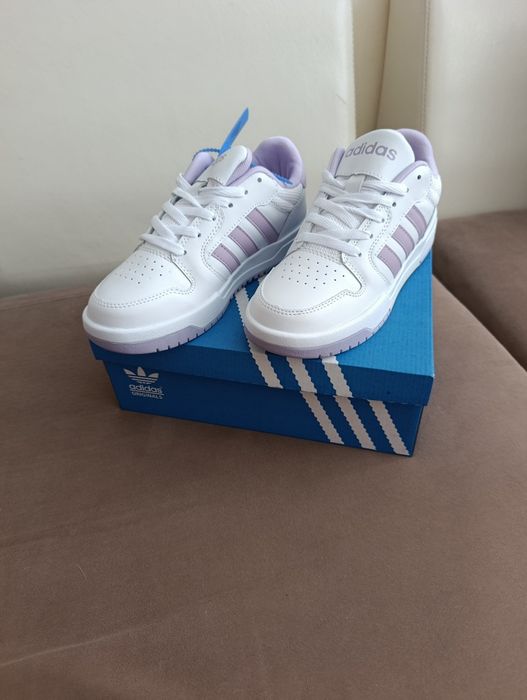 Оригинални дамски маратонки Adidas НОВИ