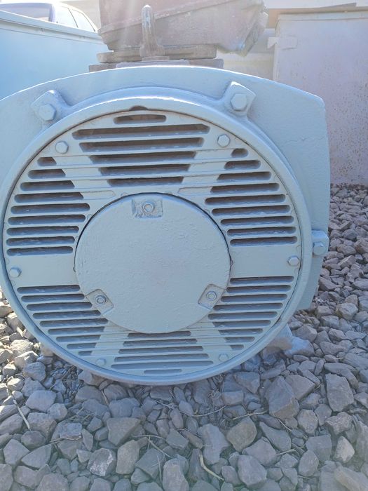 Электродвигатель 380/220, 3000 об. мин., 90кВт.