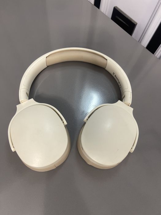 Продам наушник в хорошом состояний