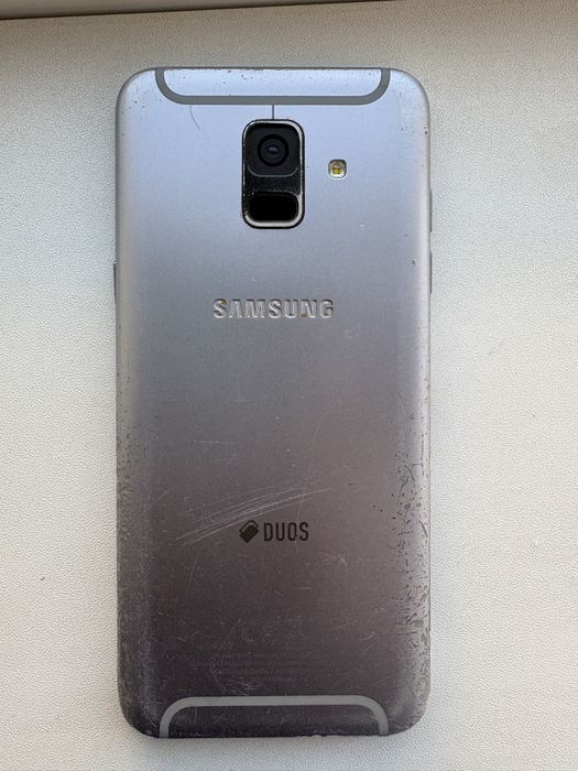 Vand Samsung A6 +Samsung J5 dualsim