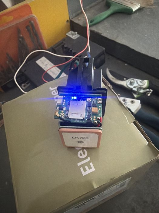 GPS Tracker LK720, Forma Releu, Localizare LBS+AGPS+GLONASS, SIM, GPRS, Imobilizare Vehicul, Aplicatie iOS si Android