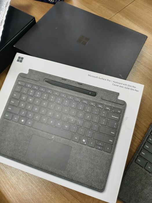 Microsoft Surface Pro 11 Snapdragon X Elite OLED 120Hz 16/512G +KB+Sty