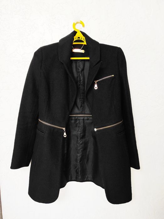 Демисезонная одежда. Пальто пиджак. Продам