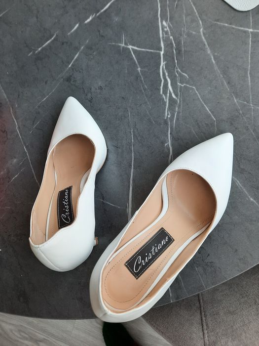 Pantofi albi piele mărimea 37