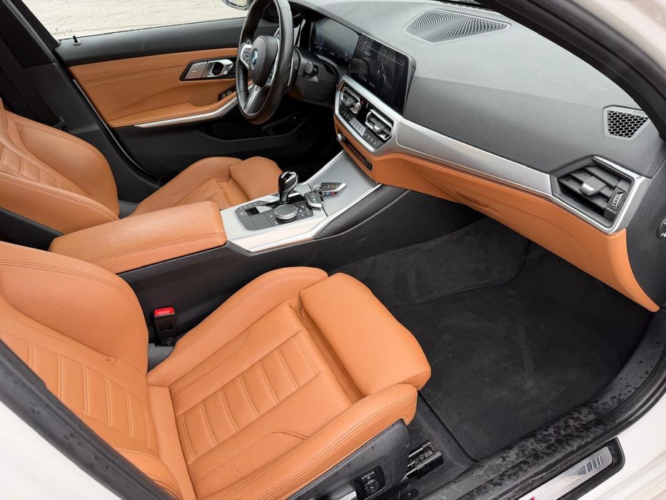 BMW 320 E/Pachet M Plug-in Hybrid 204 C.P./Neon/Panoramic/ Virtual/