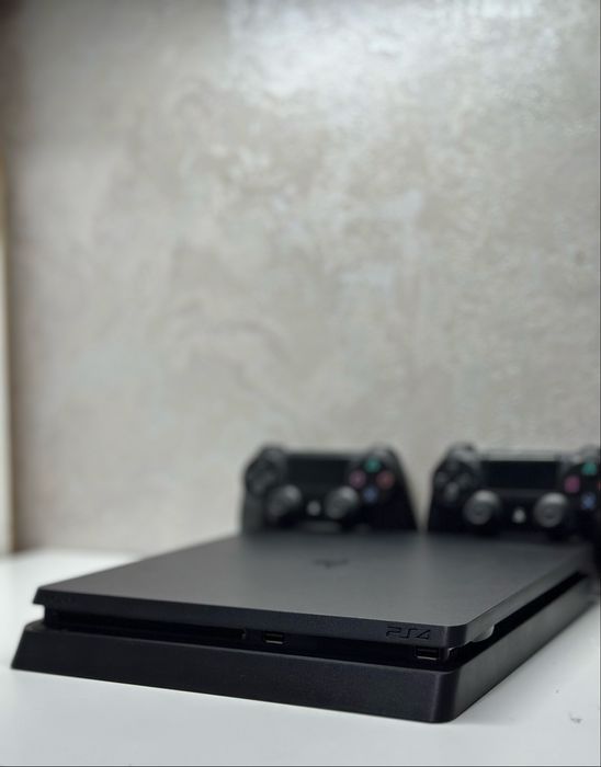 Продам Плейстешен 4 slim 1tb