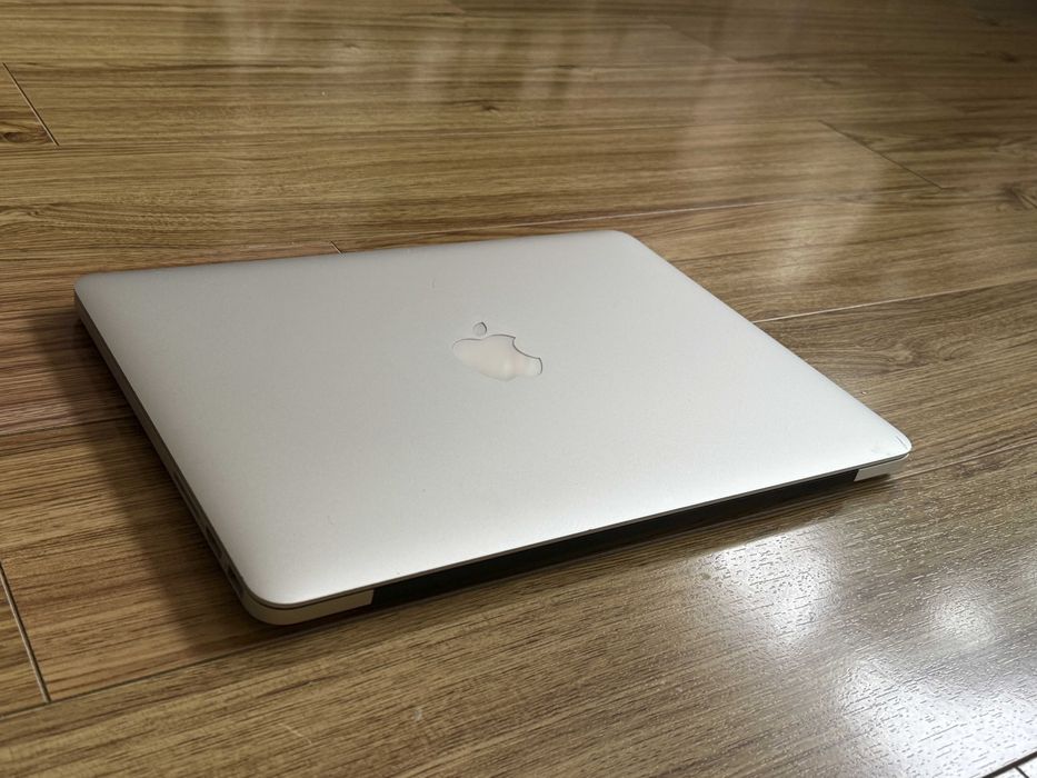 MacBook Pro 13 Retina`Core i5-5287U/8GB RAM/256GB SSD/Бат 10ч