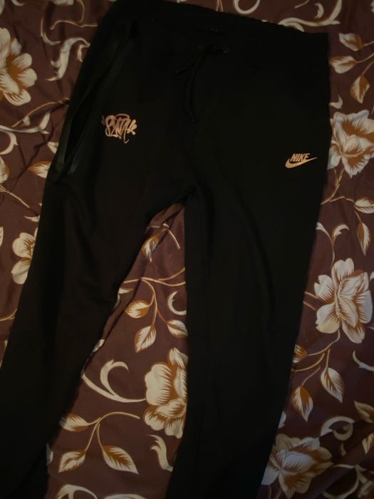 Pantaloni nike tech syna world