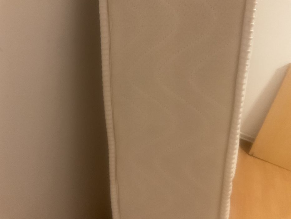 Saltea 2m x 1,58 m x 22 cm stare superbună, utilizată