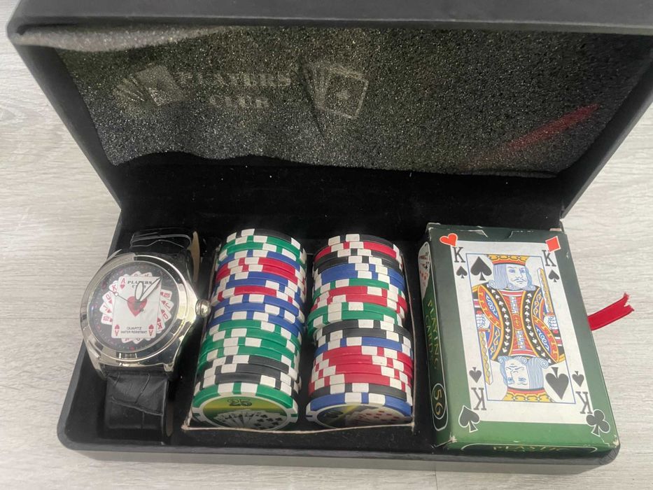 Комплект за покер Players Club в кожена кутия