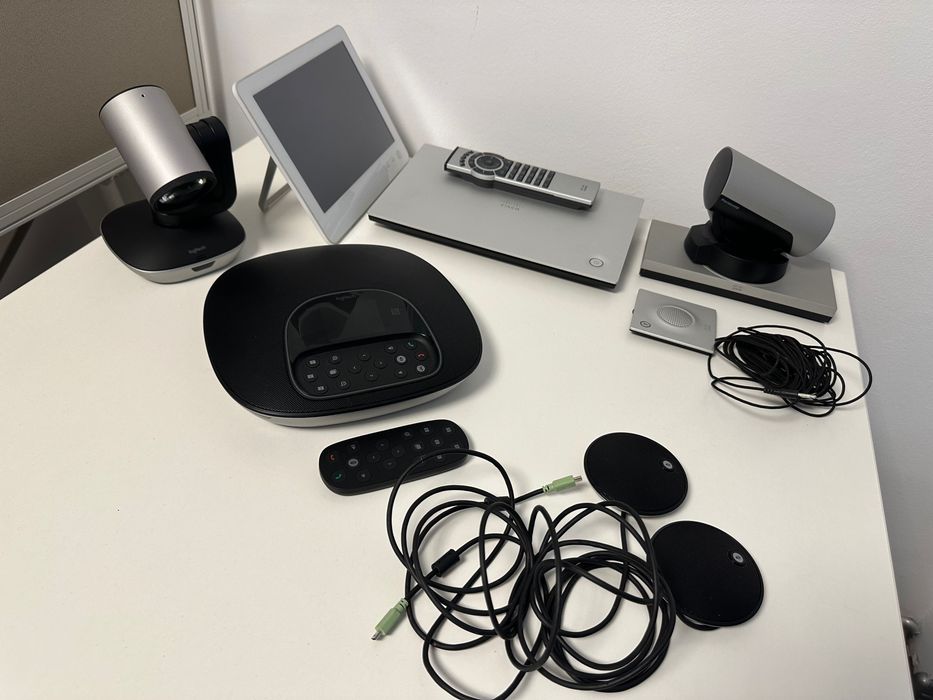 componente sistem video conferinta camera Logitech Cisco