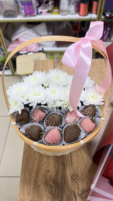 Клубника в шоколаде Астана