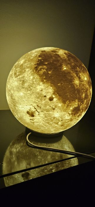 Luna ( moon ] printata cu iluminare led