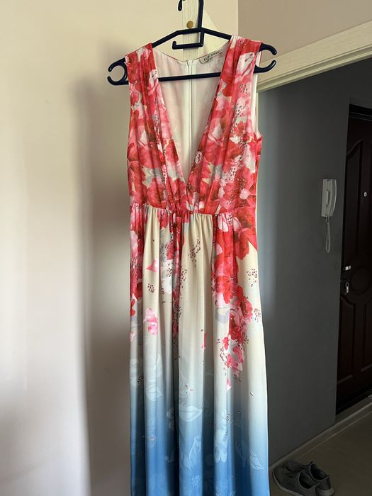 Продаю женское платье