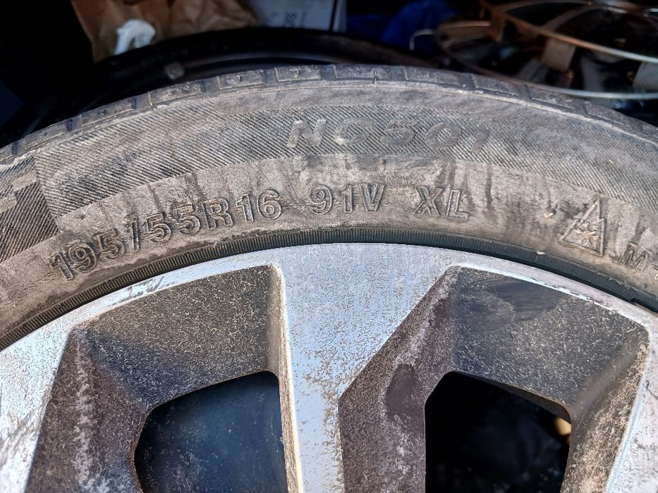 Roti masina de iarna cu genti cu tot