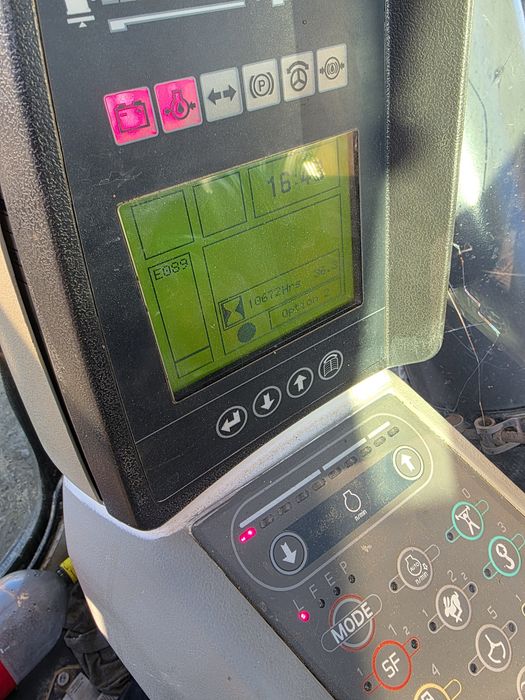 Vand Excavator Liebherr 906 an 2013