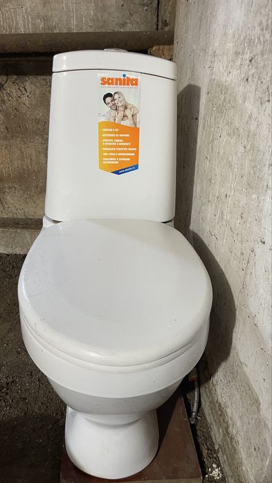 Продаю унитаз в хорошем состояние