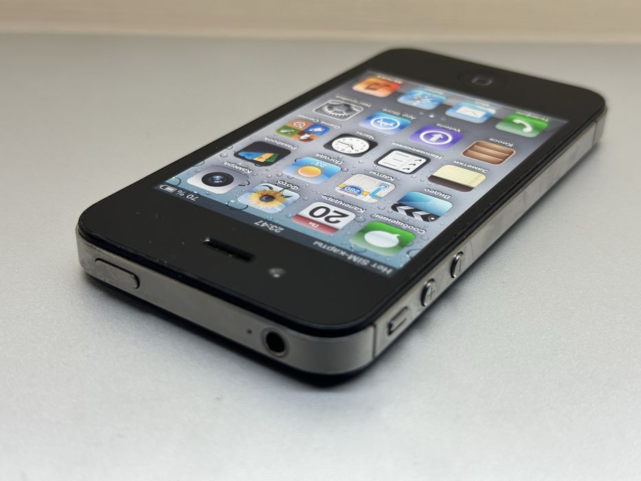 Черный iPhone 4S (16GB)
