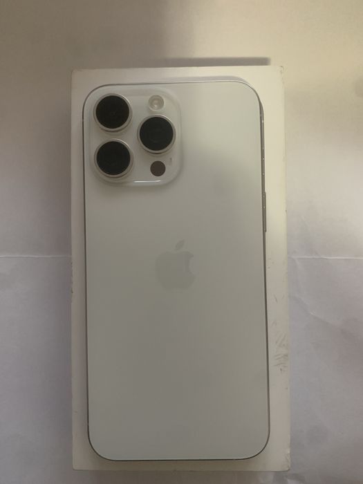 Iphone 15 pro max 256gb impecabil 10/10 cumparat de nou cu factură  la el