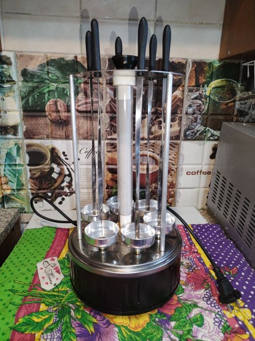 Продам электро шашлычницу  срочно !