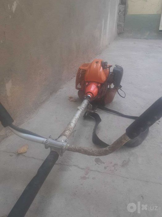 Motokosa benzin urish aparati