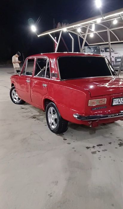 Vaz 2101 sotiladi
