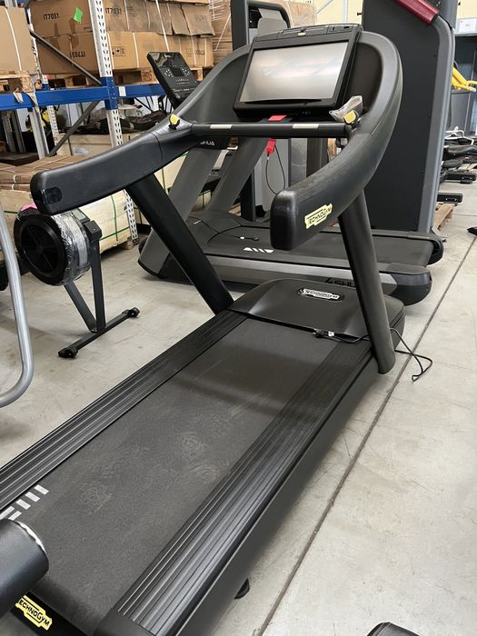 Depozit echipamente fitness