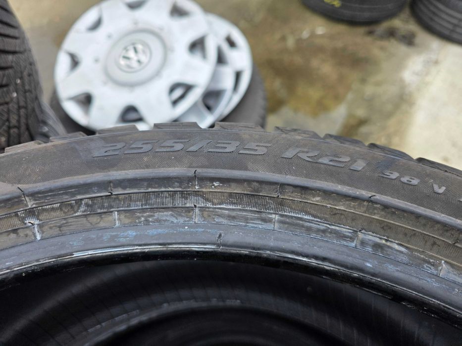 2бр Зимни гуми 255 35 21 - Pirelli
