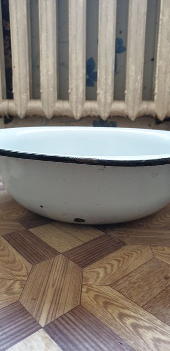 Эмалированые тазы б/у