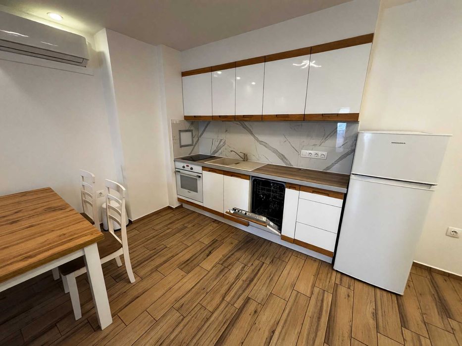 Дава се под наем Тристаен апартамент в София, Младост 4 - 85 кв.м за 850 € - Снимка #1