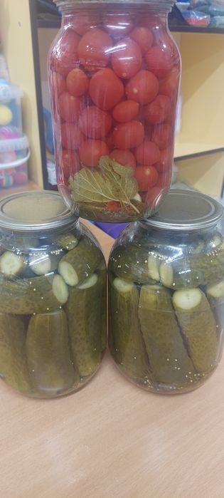 Продам маринованые огурцы,  помидоры .