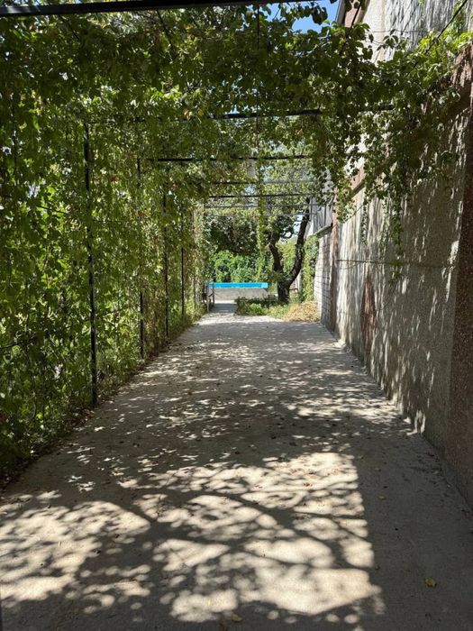 Nazarbek Toqmachida dacha sotiladi