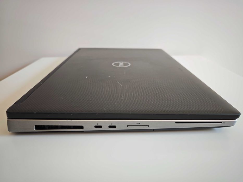 Dell Precision 7740 HD+ 17.3" i7-9850H/128GB/24GB/AMD WX3200 4GB GDDR5
