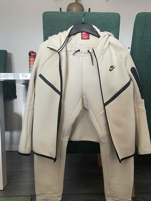 Vand Compleu Nike Tech  marime 158/170 cm