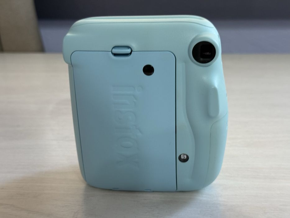 Полароид Instax mini 11